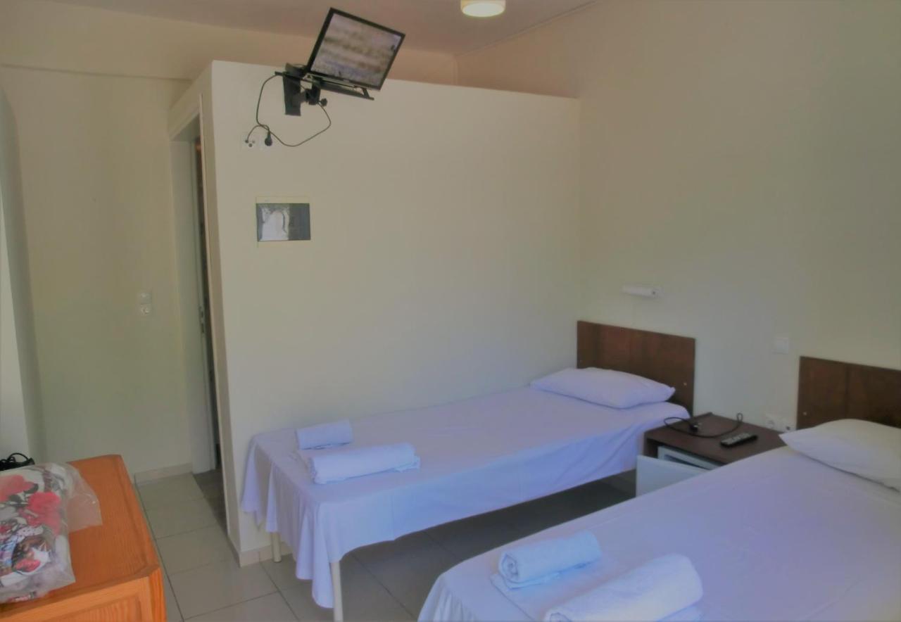 Santorini Camping/rooms Fira (Santorini)