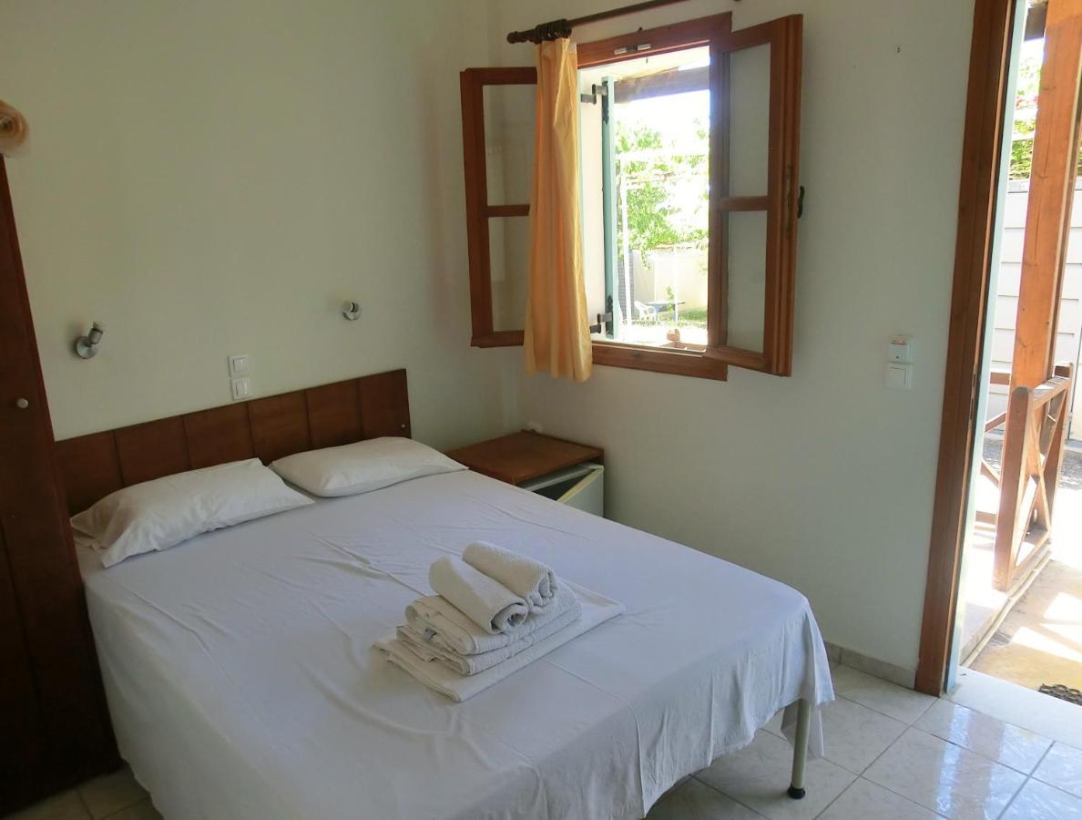 Santorini Camping/rooms 2* Fira (Santorini)